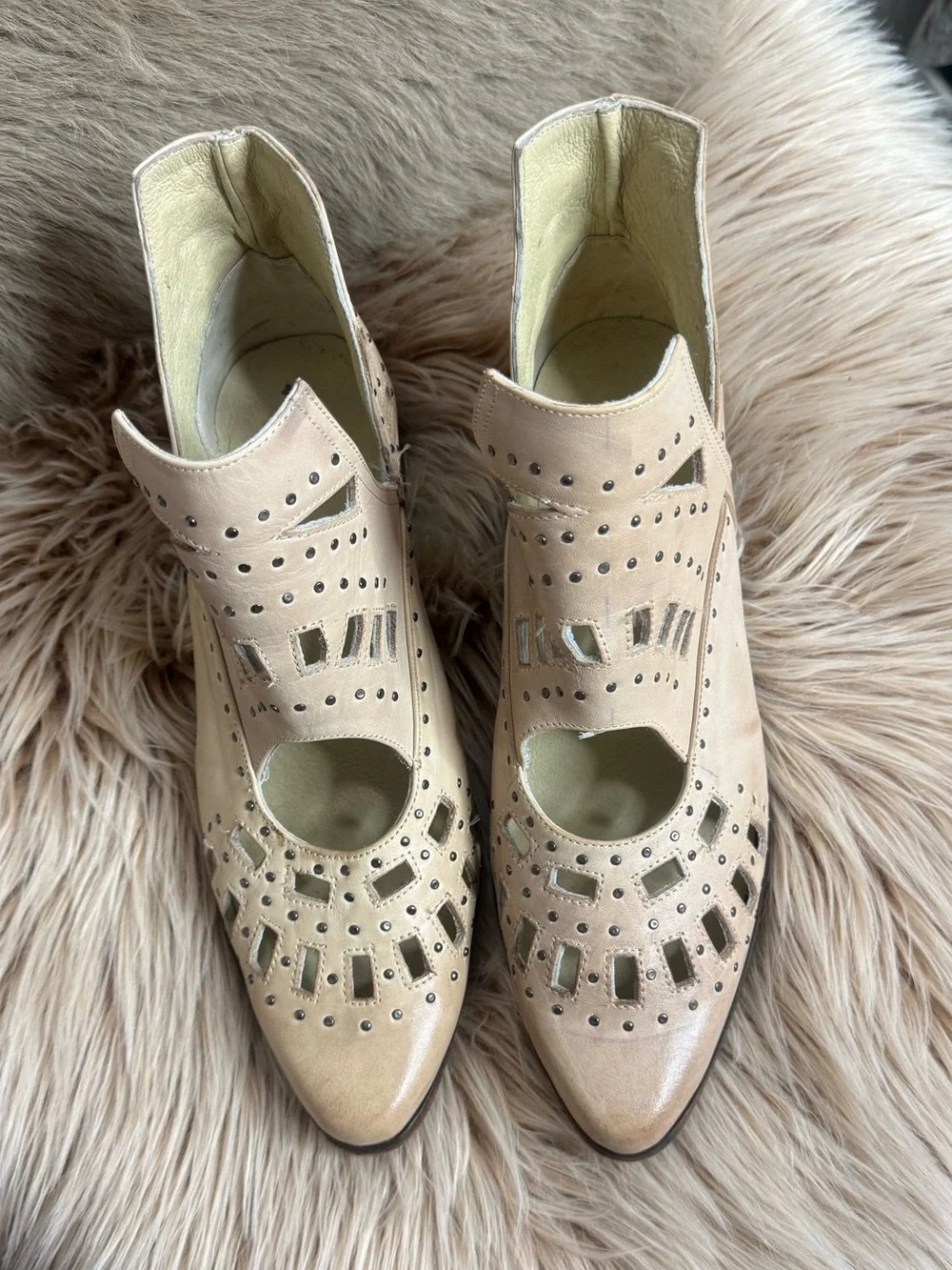 Sbicca Navarro Leather Cream Cutout Studded Western Ankle Boots